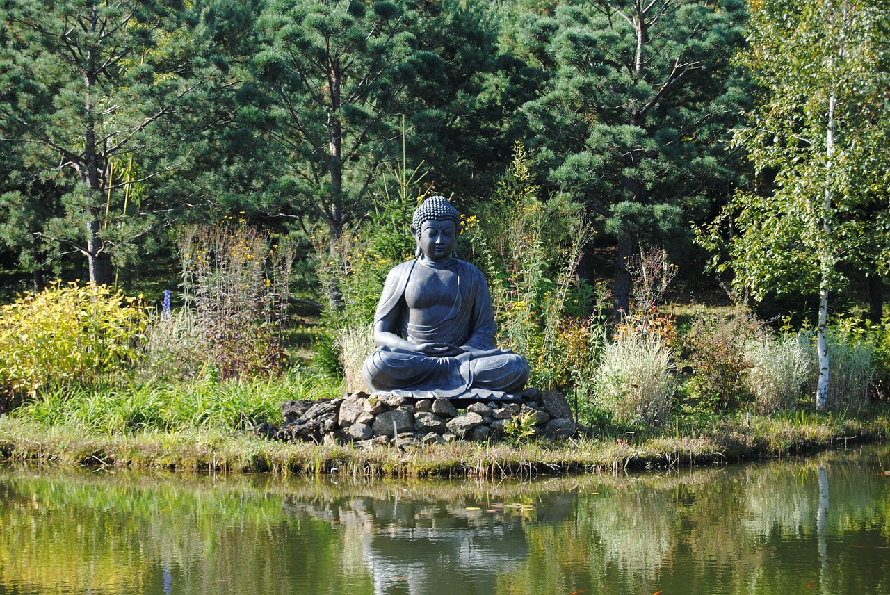 Statue on the jungle
