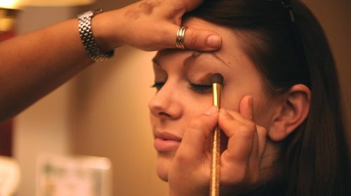 Make Up Artist